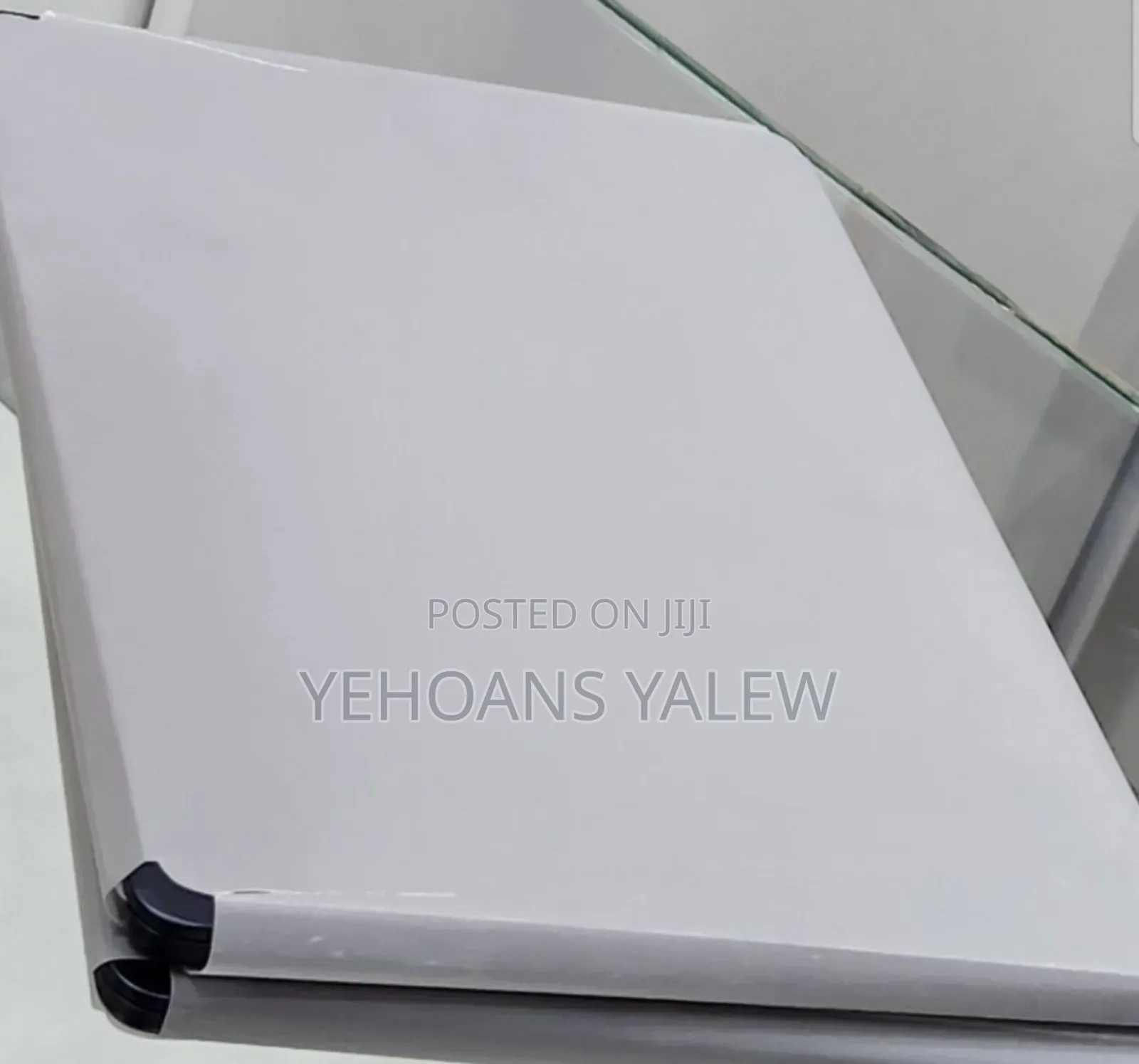 New Laptop Apple MacBook Air 2025 M4 13-Inch 16GB Apple M4 SSD 256GB