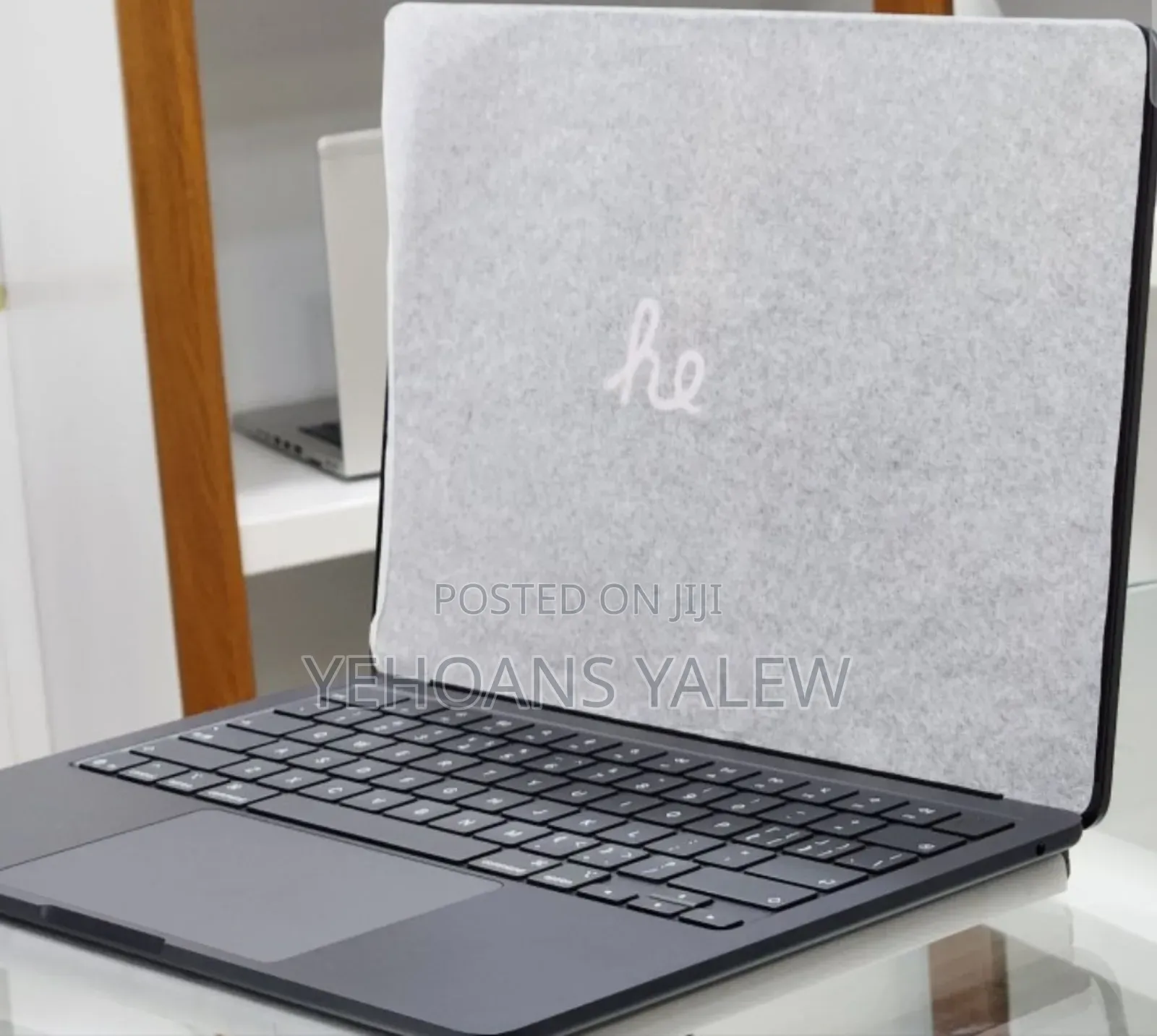 New Laptop Apple MacBook Air 2025 M4 13-Inch 16GB Apple M4 SSD 256GB