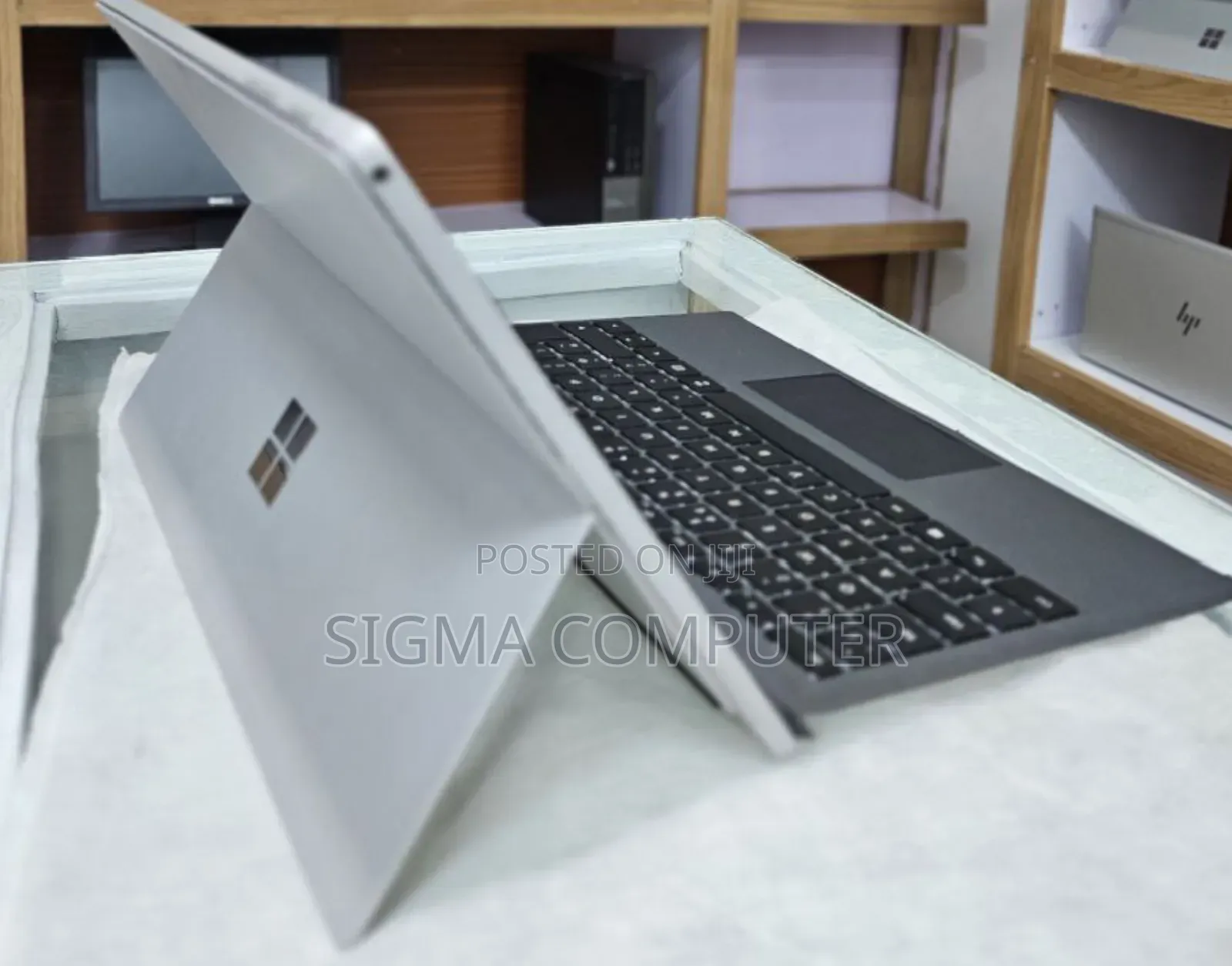 New Laptop Microsoft Surface Pro 7 16GB Intel Core I7 SSD 256GB