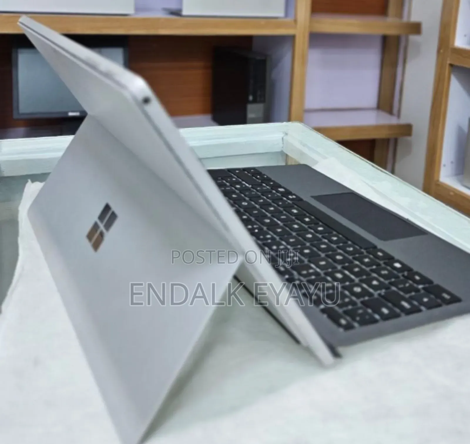 New Laptop Microsoft Surface Pro 7 16GB Intel Core I7 SSD 256GB