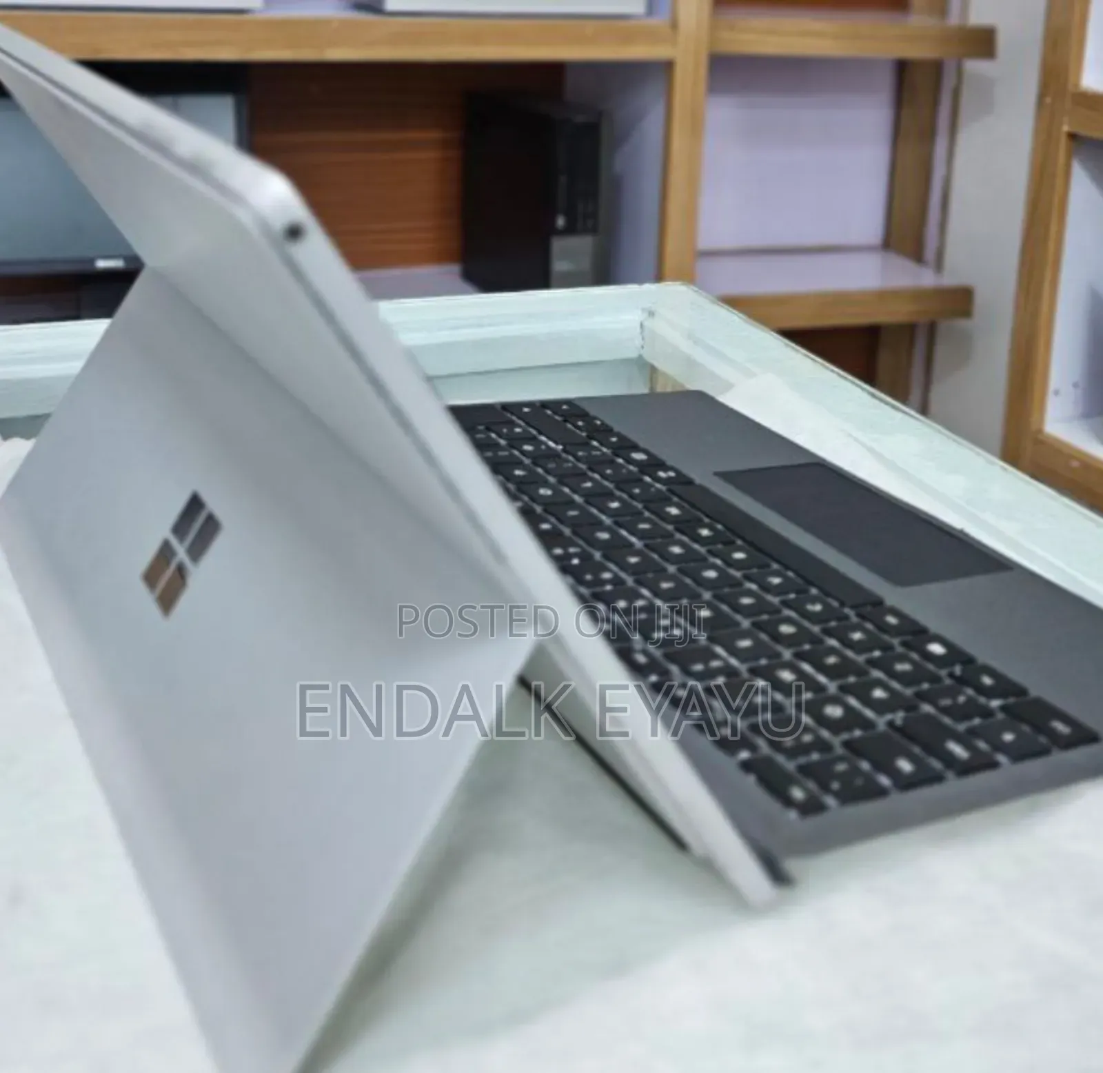 New Laptop Microsoft Surface Pro 7 16GB Intel Core I7 SSD 256GB