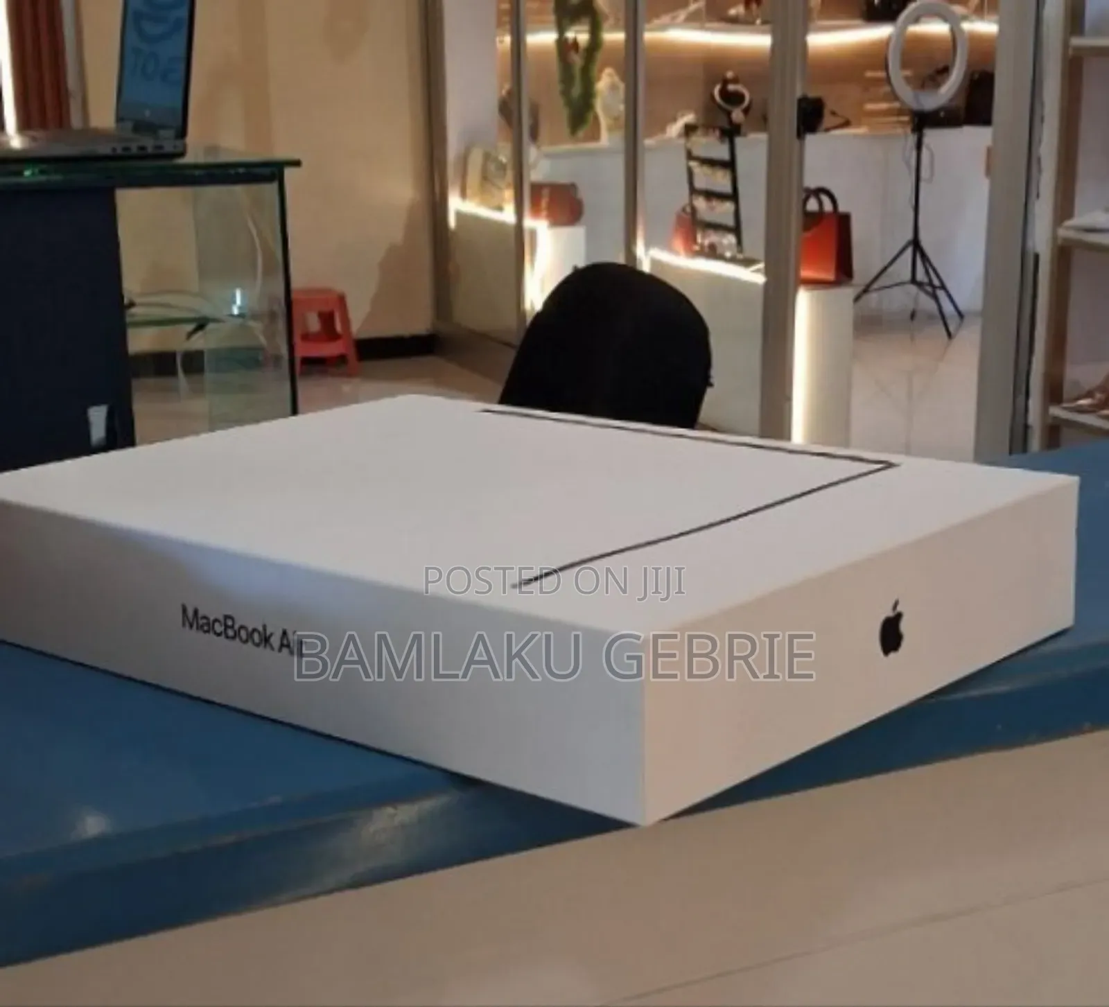 New Laptop Apple MacBook Air 2025 M4 13-Inch 16GB Apple M4 SSD 512GB