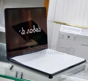 New Laptop Apple MacBook Air 2025 M4 13-Inch 16GB Apple M4 SSD 256GB