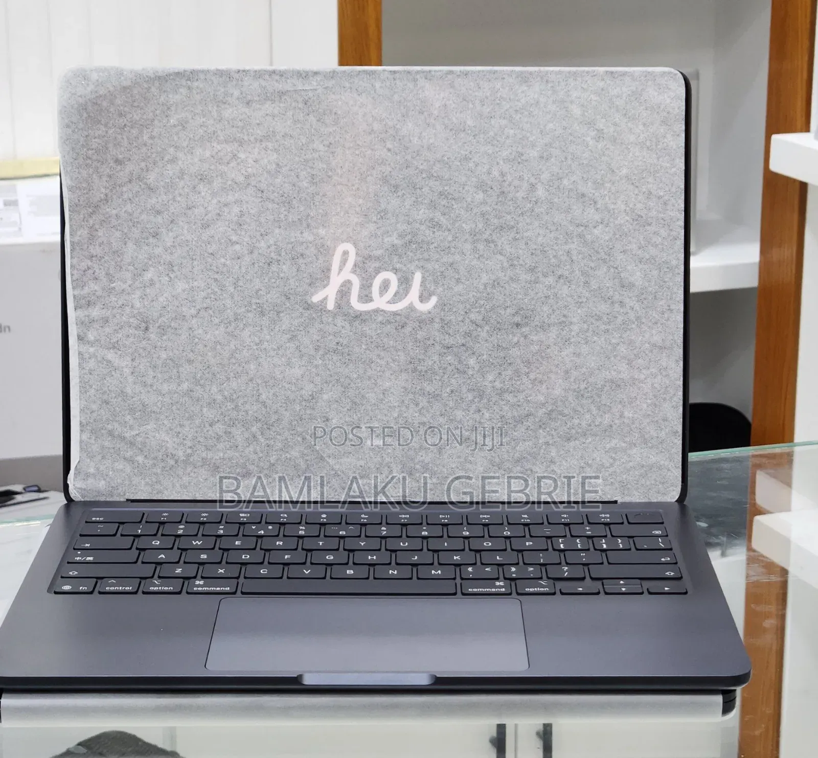 New Laptop Apple MacBook Air 2025 M4 13-Inch 16GB Apple M4 SSD 256GB