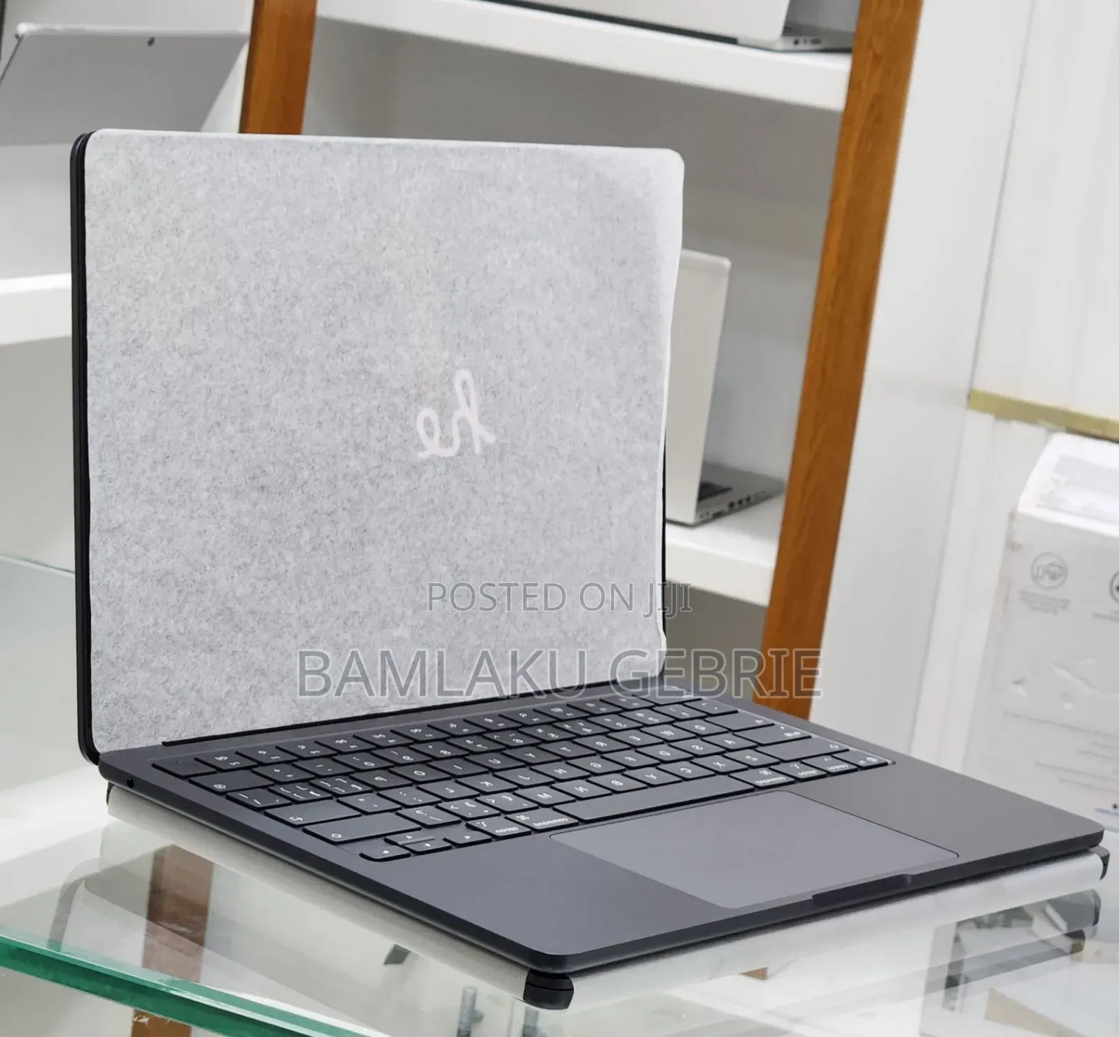 New Laptop Apple MacBook Air 2025 M4 13-Inch 16GB Apple M4 SSD 256GB