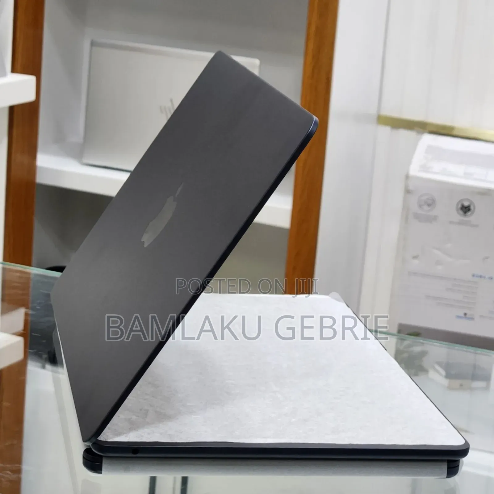 New Laptop Apple MacBook Air 2025 M4 13-Inch 16GB Apple M4 SSD 256GB