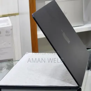 New Laptop Apple MacBook Pro 2024 M4 14-Inch 16GB Apple M4 SSD 256GB