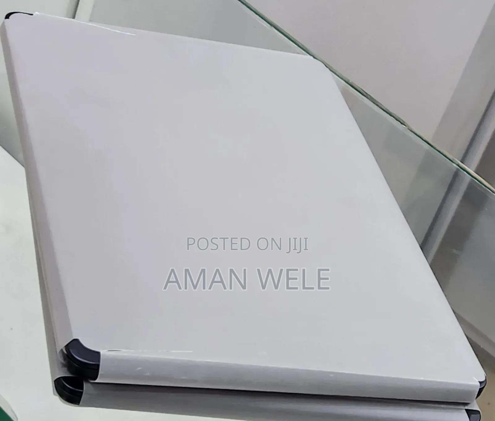 New Laptop Apple MacBook Pro 2024 M4 14-Inch 16GB Apple M4 SSD 256GB