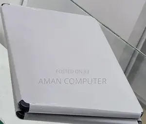 New Laptop Apple MacBook Pro 2024 M4 14-Inch 16GB Apple M4 SSD 256GB