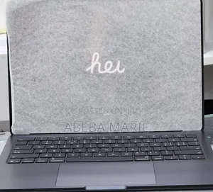 New Laptop Apple MacBook Air 2025 M4 13-Inch 16GB Apple M4 SSD 256GB