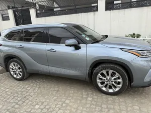 Toyota Highlander Hybrid 2023 Gray