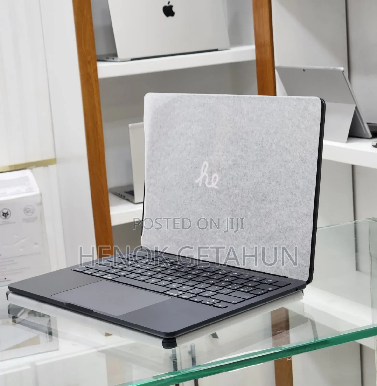 New Laptop Apple MacBook Air 2025 M4 15-Inch 16GB Apple M4 SSD 256GB