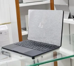 New Laptop Apple MacBook Air 2025 M4 15-Inch 16GB Apple M4 SSD 256GB