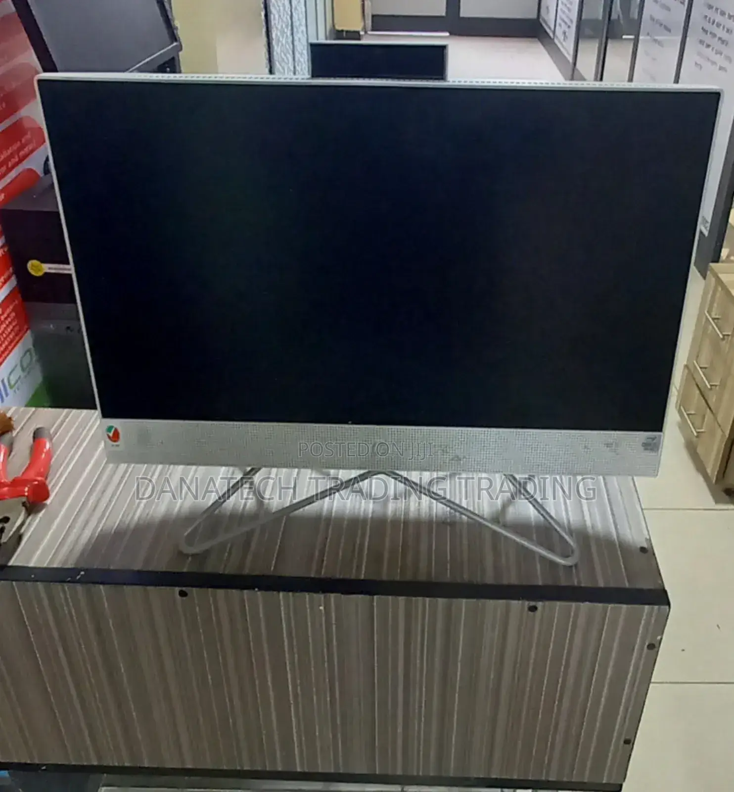 Desktop Computer Lenovo 8GB Intel Core I3 HDD+SSD 1T