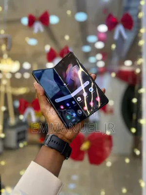 New Samsung Galaxy Z Fold 3 256 GB Black