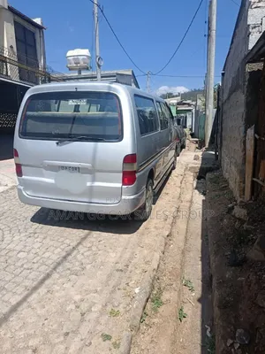 Toyota HiAce 2006 Silver