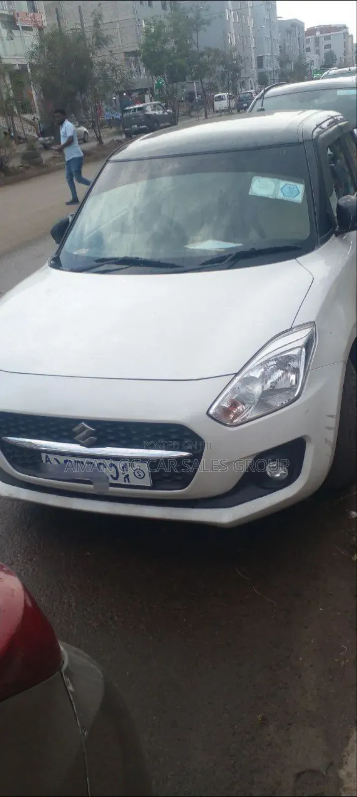 Suzuki Swift 2022 White