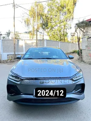 BYD E2 43 kWh 94 hp FWD 2024 Silver
