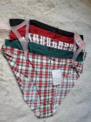5 Set Women Underwear. Size Xl.