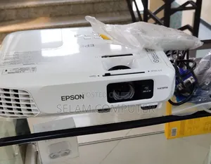 Brand New Epson Projector With Bag, Remote Model Name: Eb-X18 Har