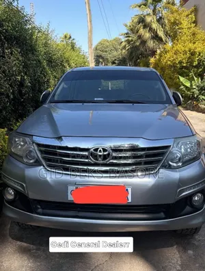 Toyota Fortuner 2015 Silver
