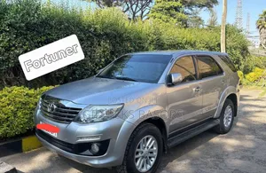 Toyota Fortuner 2015 Silver