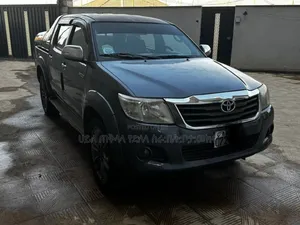Toyota Hilux 2012 Gray