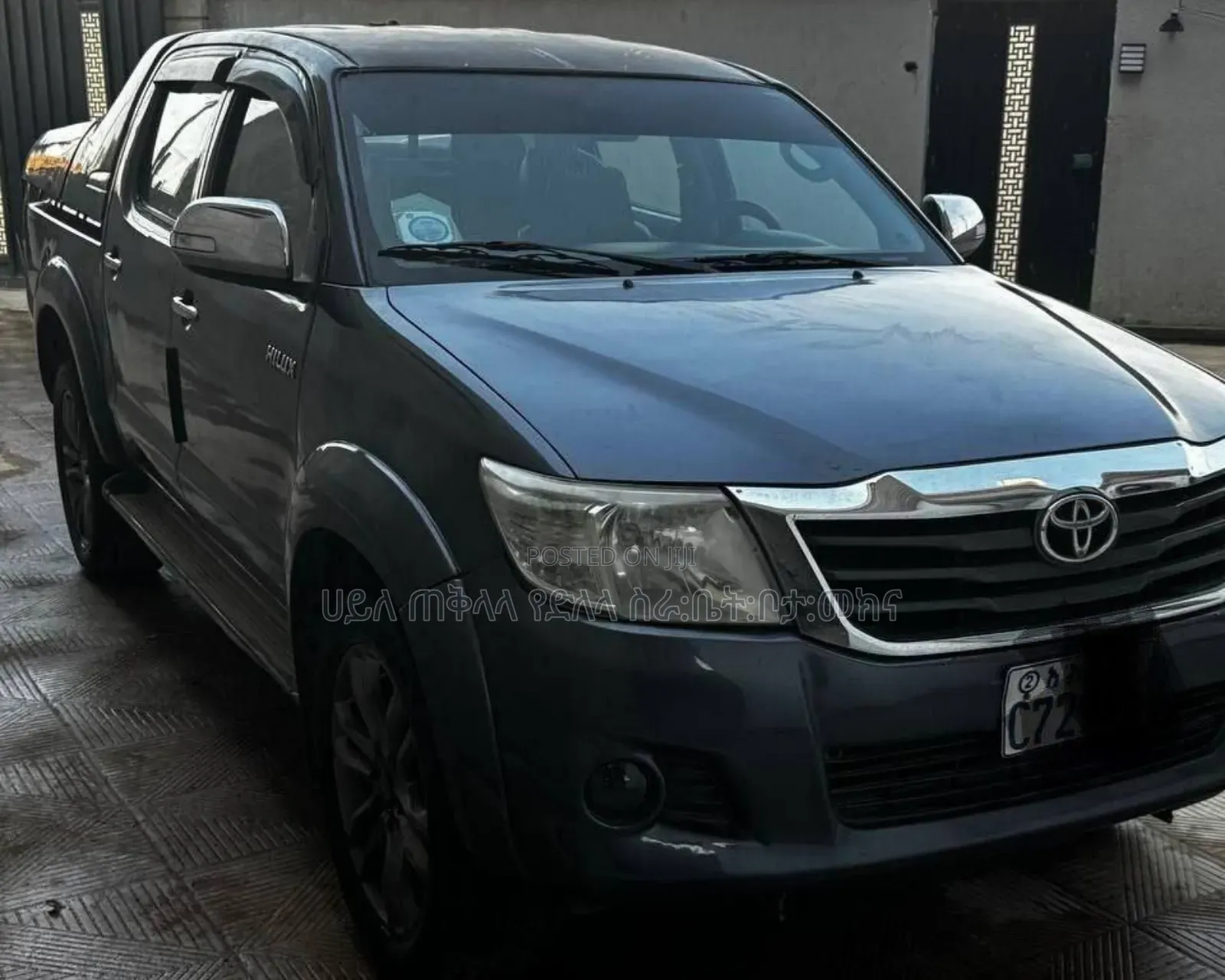 Toyota Hilux 2012 Gray