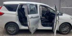 Suzuki Ertiga 2022 Silver
