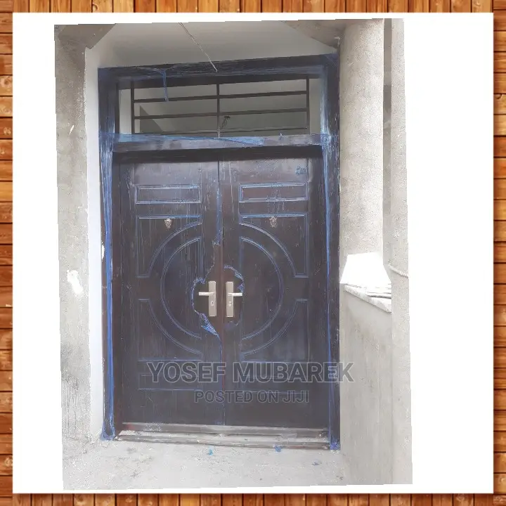 ውብ Imported በሮች