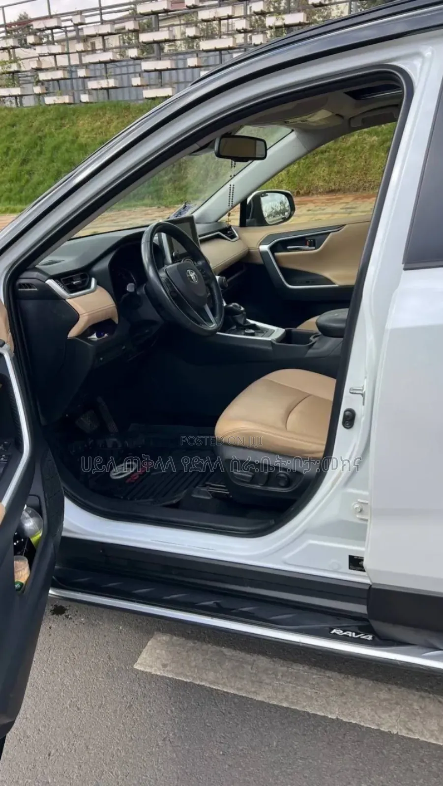 Toyota RAV4 Hybrid 2024 White