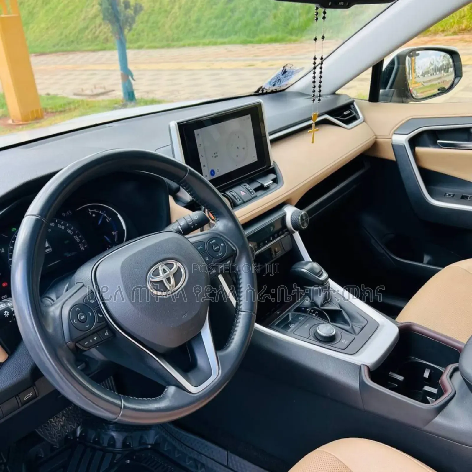 Toyota RAV4 Hybrid 2024 White