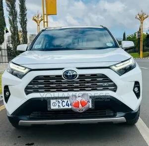 Toyota RAV4 2024 White
