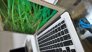 New Laptop Apple MacBook Air 2015 8GB Intel Core I5 SSD 256GB