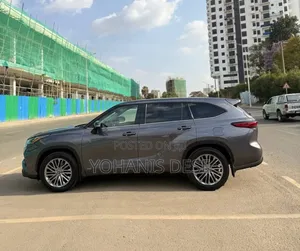 Toyota Highlander Hybrid 2021 Gray