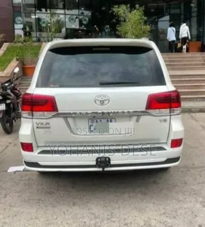 Toyota Land Cruiser 2020 White