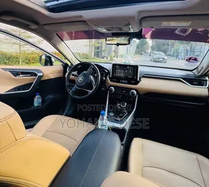 Toyota RAV4 2020 Green