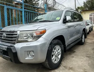 Toyota Land Cruiser 2014 Silver
