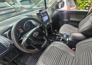 Toyota Land Cruiser Prado 2011 Black