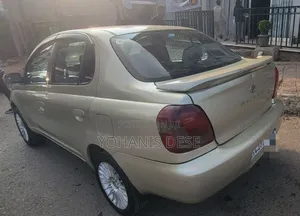 Toyota Platz 2001 Beige