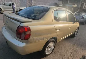 Toyota Platz 2001 Beige