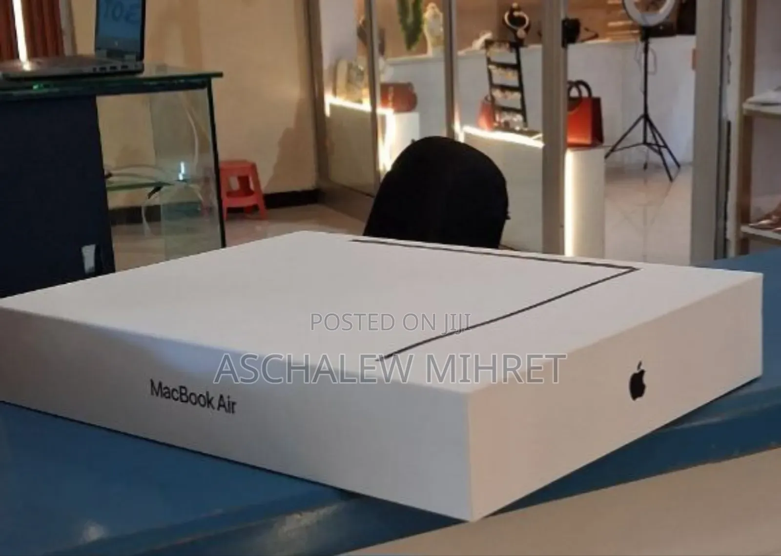 New Laptop Apple MacBook Air 2025 M4 13-Inch 16GB Apple M4 SSD 512GB