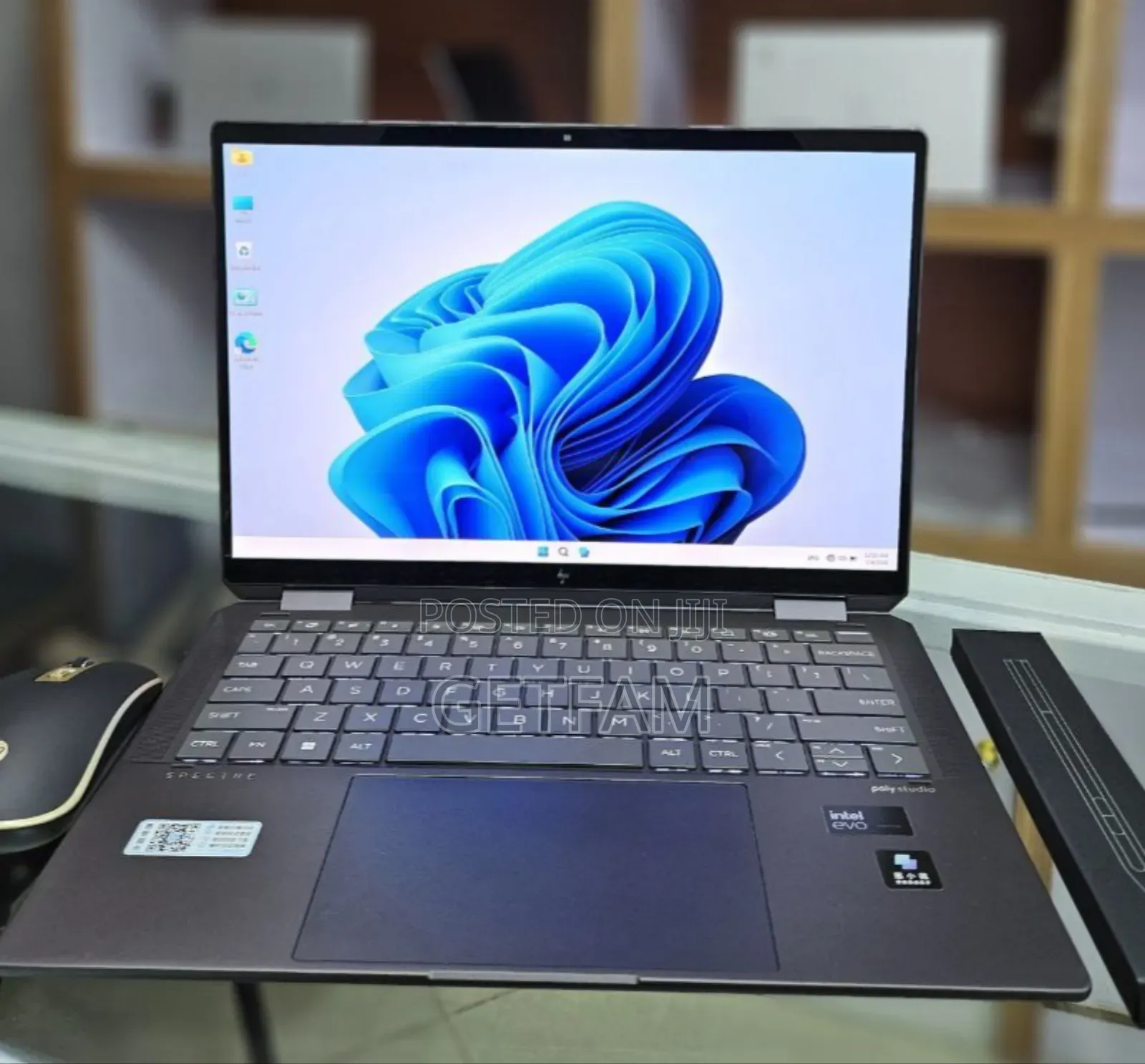 New Laptop HP Spectra 13 32GB Intel SSD 2T