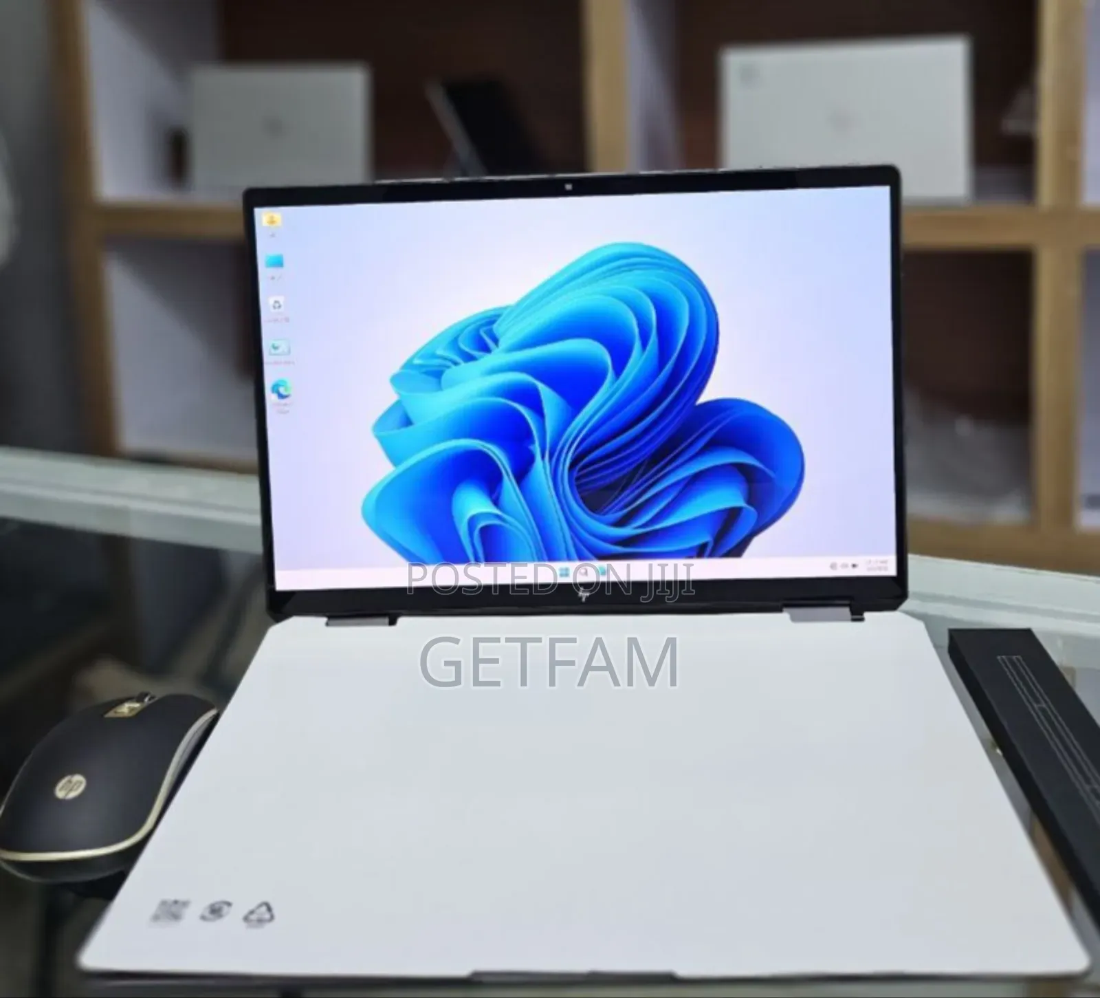 New Laptop HP Spectra 13 32GB Intel SSD 2T