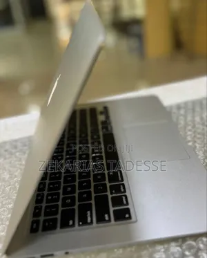 New Laptop Apple MacBook Air 2014 4GB Intel Core I5 SSD 256GB
