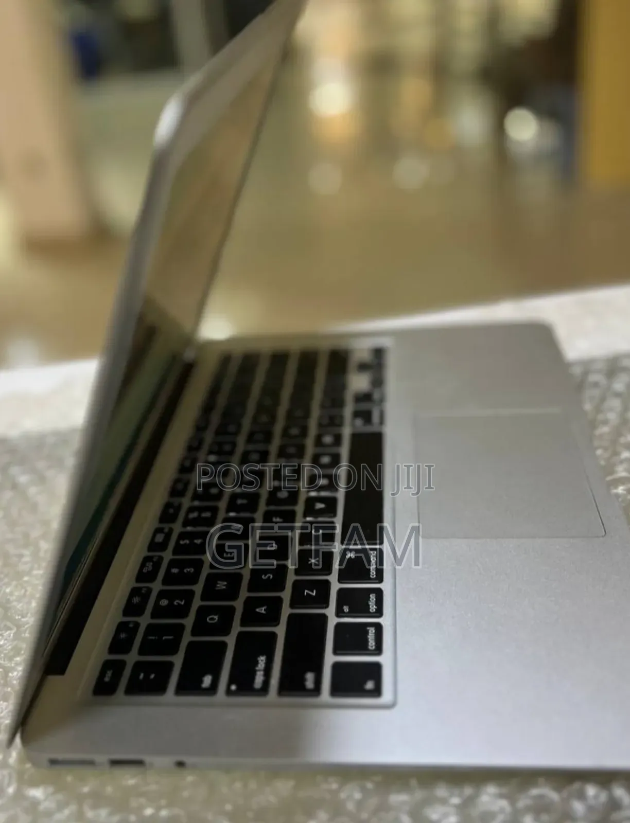 New Laptop Apple MacBook Air 2014 4GB Intel SSD 256GB