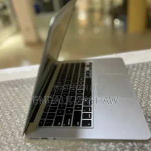 New Laptop Apple MacBook Air 2014 4GB Intel Core I5 SSD 256GB