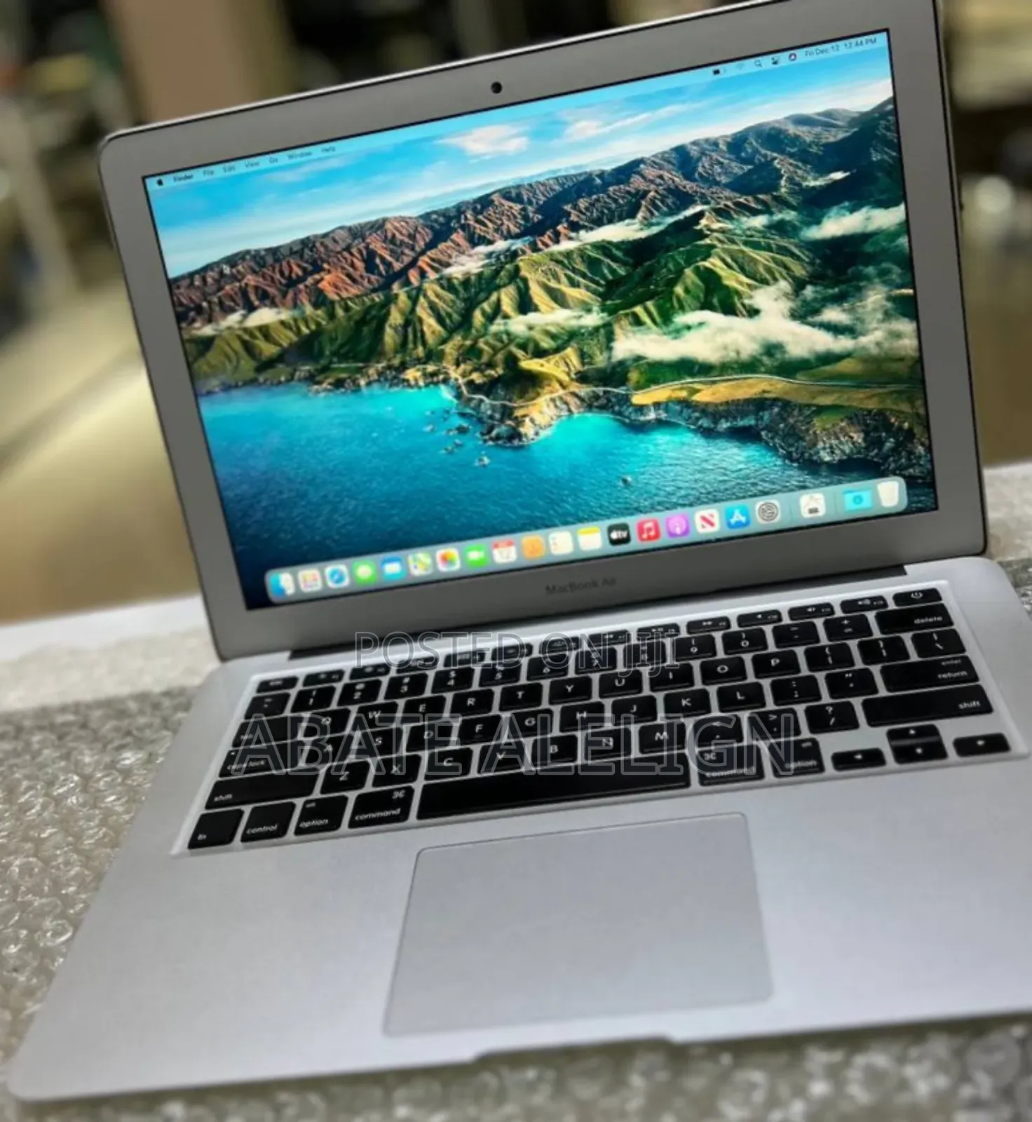 New Laptop Apple MacBook Air 2014 4GB Intel Core I5 SSD 256GB