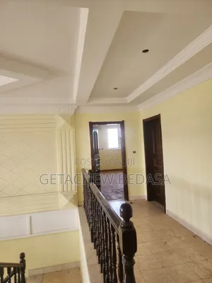 5bdrm House in Ccd, Oromia-Finfinne for sale