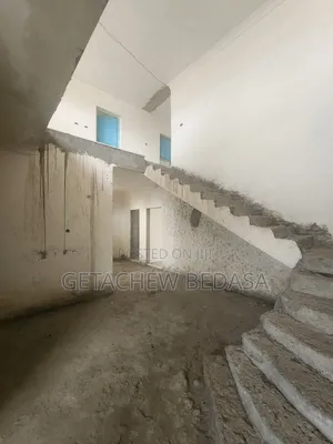 5bdrm House in Ccd, Oromia-Finfinne for sale